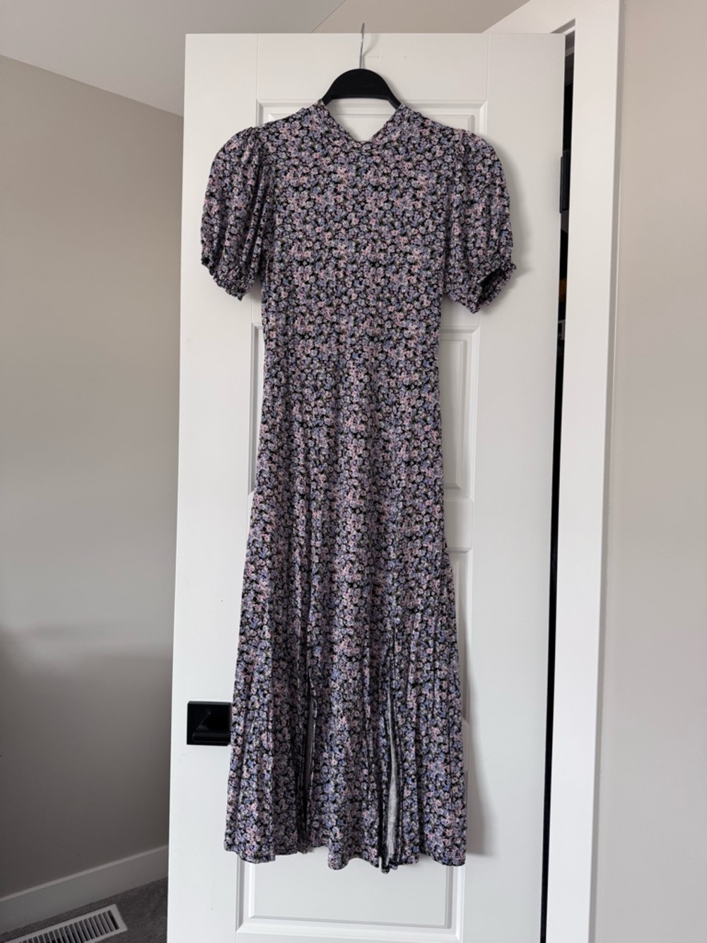 Floral Puff-Sleeve Midi Dress in Black and Pink